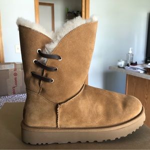 UGG Women’s Constantine boots, (Chestnut)